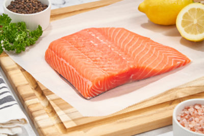 Fresh Tray Wrapped Atlantic Salmon Fillet