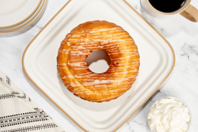 Fresh Bake Shop Lemon Filled Yellow Cake Whipped Icing, 32 oz
