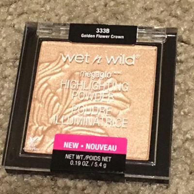 Wet n Wild Megaglo 333B Golden Flower Crown Highlighting Powder, 0.19 oz