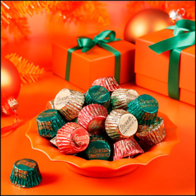 REESE'S Miniatures Milk Chocolate Peanut Butter Cups, Christmas Candy Bag,  9.9 oz - The Fresh Grocer