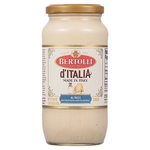 Bertolli d'Italia Afredo Sauce, 16.9 oz
Made in Italy, Bertolli d'Italia sauces reflect Francesco Bertolli's appreciation for the simple pleasures of life;
from uncomplicated food that highlights only the highest quality ingredients to the joy of connecting with loved
ones around the table. Now Bertolli d'Italia sauces bring you the ultimate simplicity of Tuscan style cooking by
celebrating the bounty of ingredients - like tomatoes vine-ripened under the Italian sun, finely aged Italian cheeses, fresh cream, and Mediterranean olive oil.

Delicious taste crafted with the experience that only time can bring.

