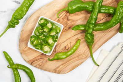 Fresh Long Hot Green Pepper