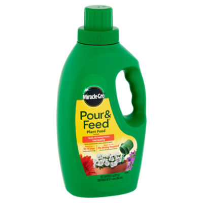 Miracle-Gro Pour & Feed Plant Food, 1 qt