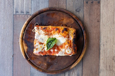 Roberto's Margherita Wood Fired Pizza, 9.8 oz