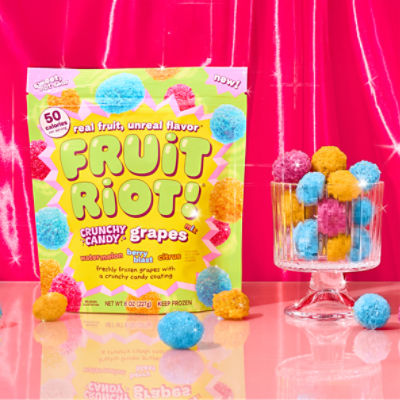 Fruit Riot Crunchy Candy Grapes Mix, Real Frozen Fruit Image 3 of 9