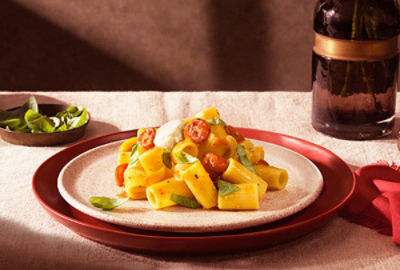 Al Bronzo Mezzi Rigatoni with Cherry Tomatoes, Fresh Basil & Burrata Cheese