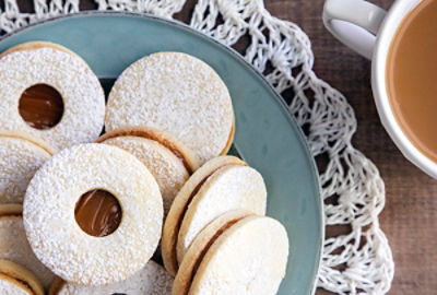 Alfajores (Caramel Sandwich Biscuit Cookies)