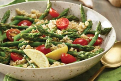 Asparagus and Freekeh with Yogurt Sauce