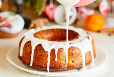 Canada Dry® Ginger Ale Bundt Cake