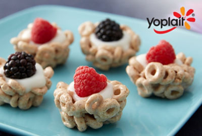 Cheerios Tarts with Yogurt and Berries