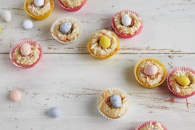 Macaroon Cookie Nests