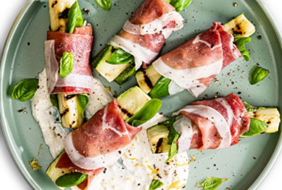 Prosciutto Wrapped Zucchini Snacks