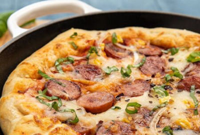 Smoked Sausage Skillet Pizza