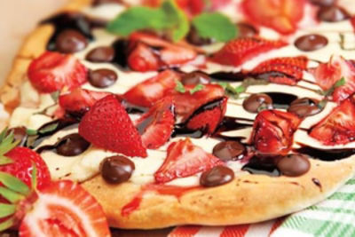 StrawberriesandCreamDessertPizza.jpg