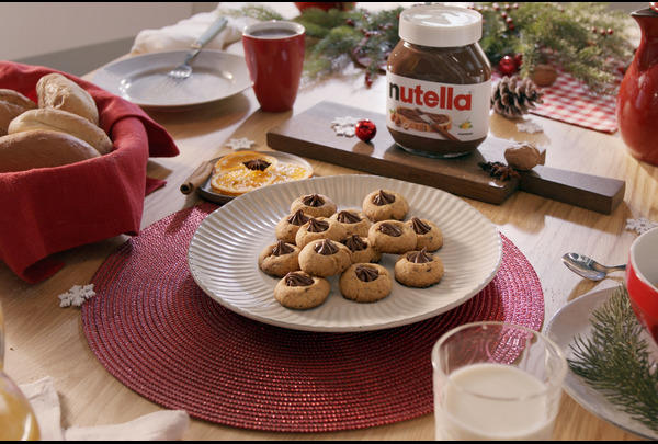 Thumbprint Cookies with Nutella