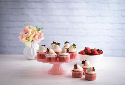 White Chocolate Covered Strawberry Cupcakes