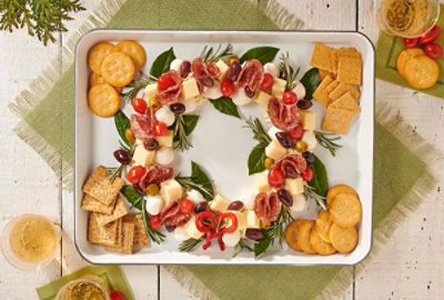 holidaycheesewreath.jpg